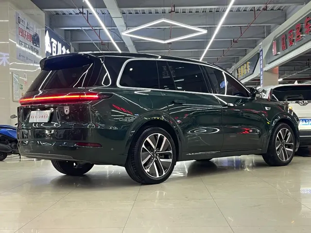 Li Auto L9 — Фото автомобиля 9