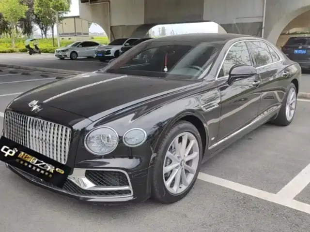 Bentley Flying Spur — Фото автомобиля 5
