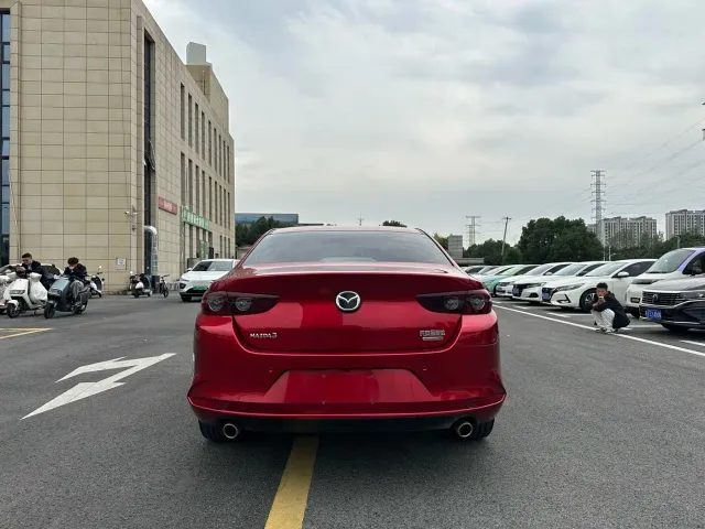 Mazda Axela — Фото автомобиля 5