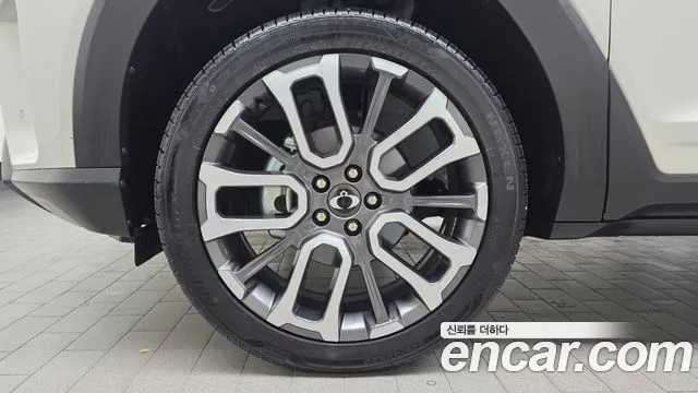 KG_Mobility_Ssangyong Torres Новый Torres Бензин 1.5 2WD — Фото автомобиля 5