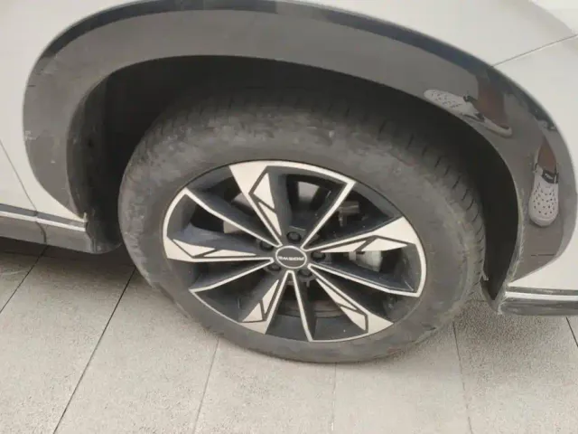 Roewe RX5 — Фото автомобиля 6