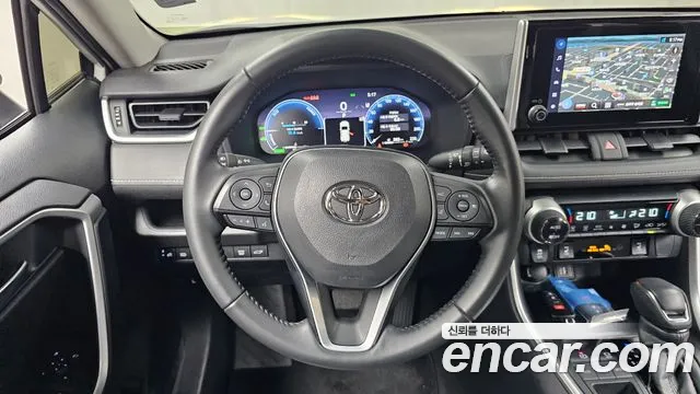 Toyota RAV4 — Фото автомобиля 12