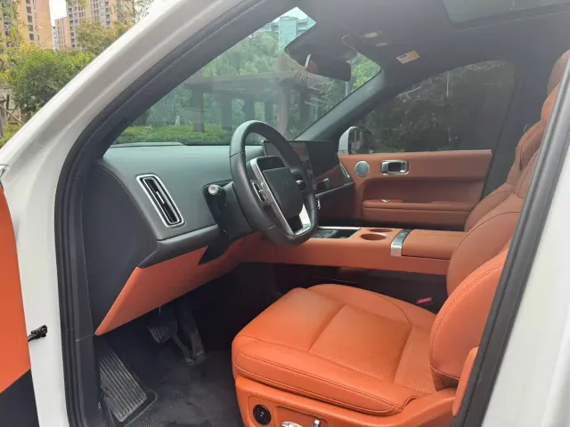 Li Auto L6 — Фото автомобиля 4