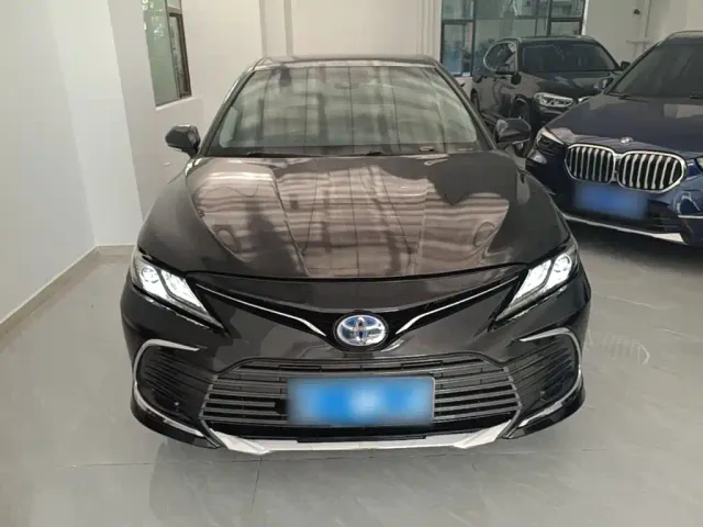 Toyota Camry — Фото автомобиля 2