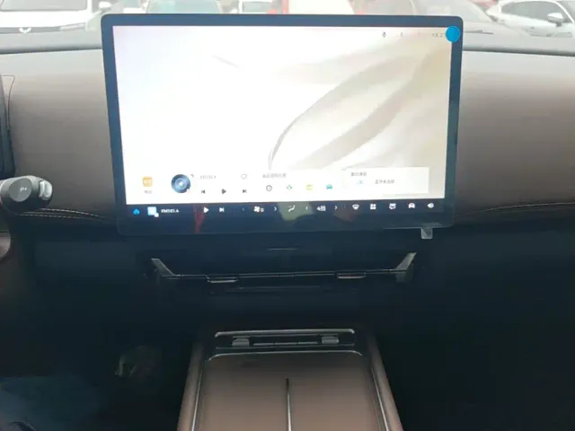 Wuling Starlight 730 — Фото автомобиля 12