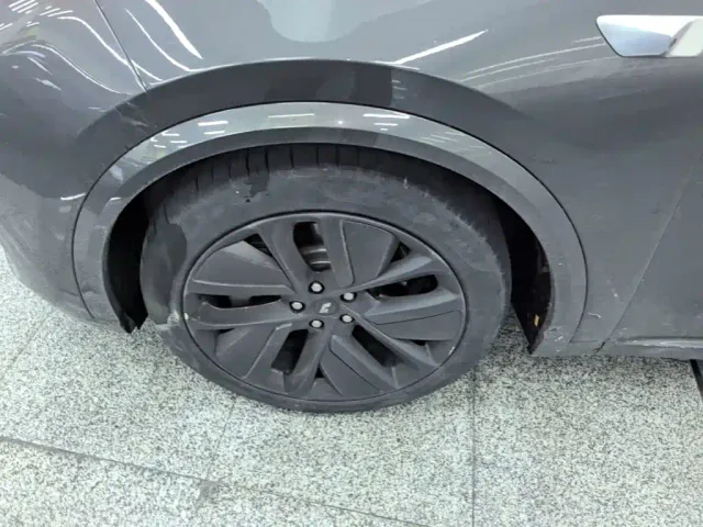 Li Auto L8 — Фото автомобиля 22