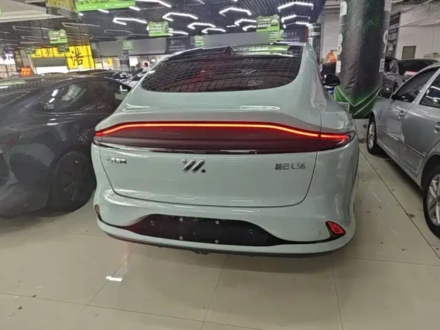 IM Motors LS6 — Фото автомобиля 5