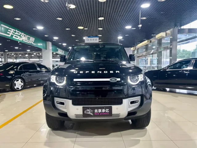 Land Rover Defender — Фото автомобиля 2
