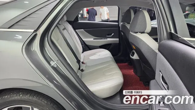 Hyundai AVANTE Avante (CN7) — Фото автомобиля 11