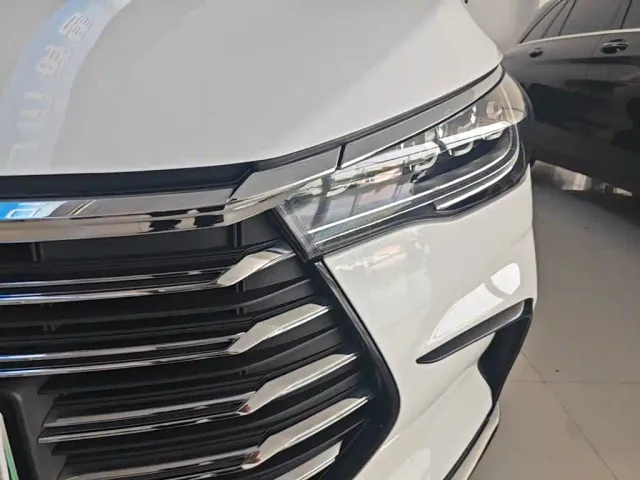 BYD Song MAX — Фото автомобиля 23