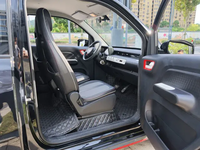 Wuling Hongguang Mini EV — Фото автомобиля 14