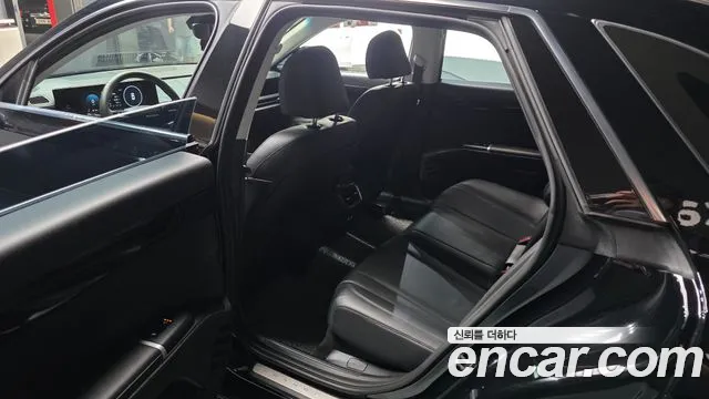 Hyundai Grandeur Grandeur (GN7) 2.5 Бензин 2WD — Фото автомобиля 9