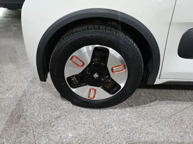 Baojun KiWi EV — Фото автомобиля 22