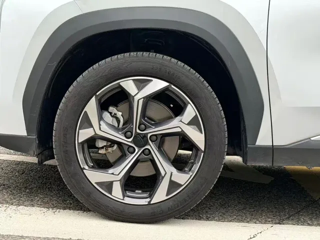 Geely Boyue L — Фото автомобиля 6