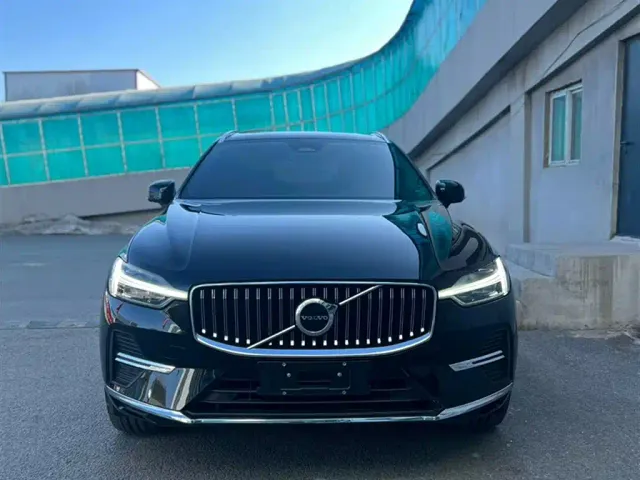 Volvo XC60 — Фото автомобиля 7