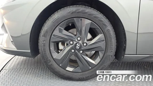Hyundai AVANTE Avante (CN7) — Фото автомобиля 5