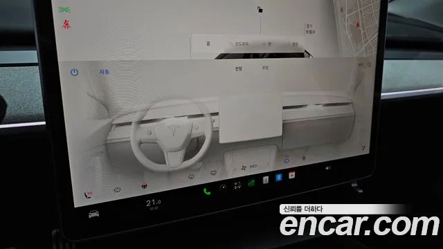 Tesla Model Y — Фото автомобиля 29