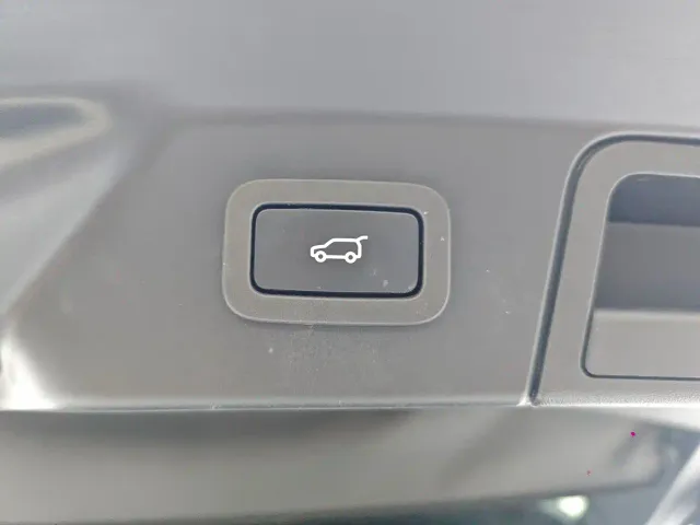 Land Rover Range Rover Velar — Фото автомобиля 21