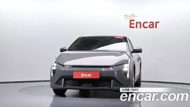 Kia EV4 — Фото автомобиля 2