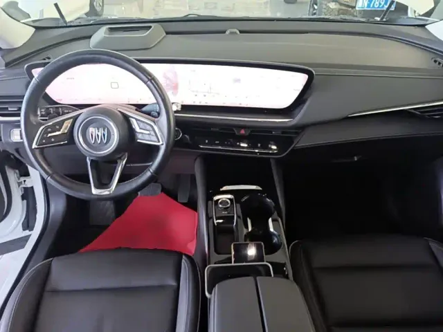 Buick Envision Plus — Фото автомобиля 9
