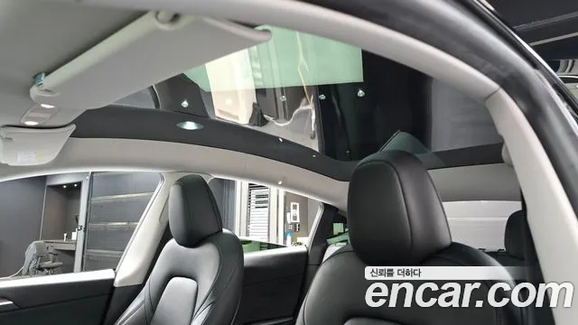 Tesla Model Y — Фото автомобиля 18