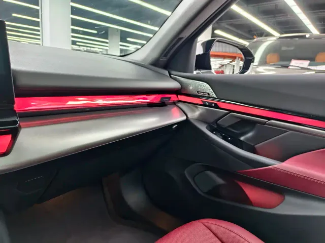 BMW 5 Series — Фото автомобиля 13