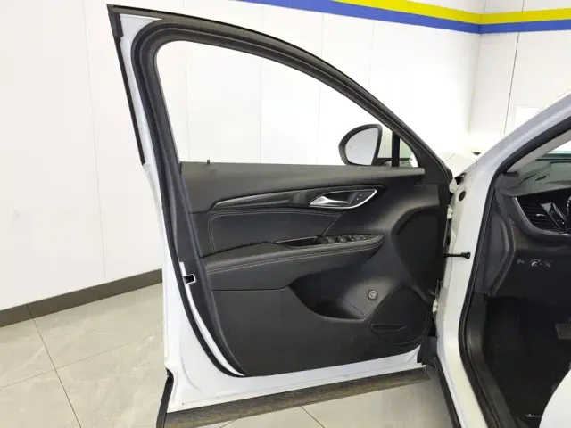 Buick Envision Plus — Фото автомобиля 7