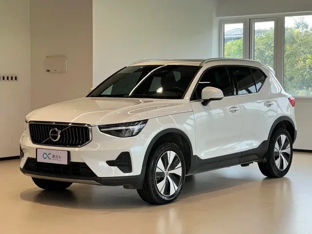 Фотография автомобиля — Volvo XC40