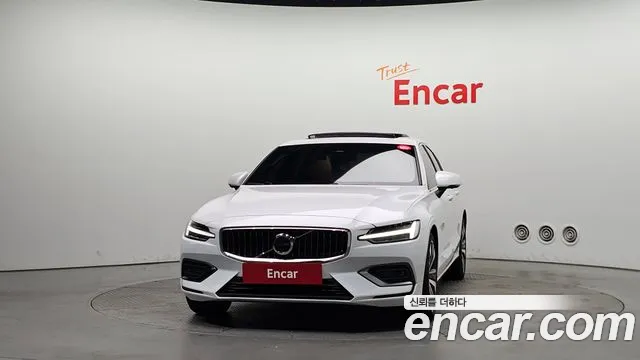 Вольво S60 S60 третьего поколения B5 Ultimate Bright — Фото автомобиля 3