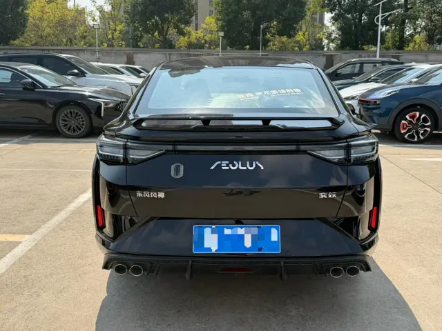 Dongfeng Yixuan — Фото автомобиля 11