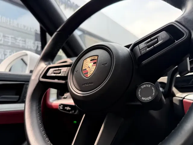 Porsche Cayenne — Фото автомобиля 19