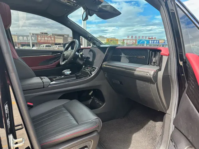 GAC Trumpchi M8 — Фото автомобиля 12