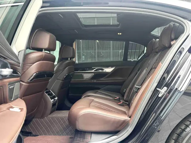 BMW 7 Series — Фото автомобиля 7