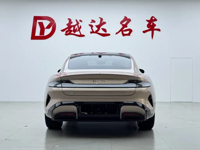 Xiaomi SU7 — Фото автомобиля 19