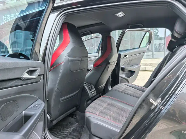 Volkswagen Golf GTI — Фото автомобиля 18