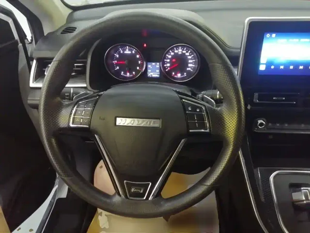 Haval M6 — Фото автомобиля 10