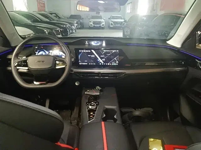 Changan Z6 — Фото автомобиля 9