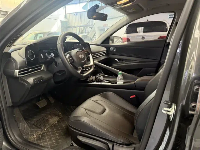 Hyundai Elantra — Фото автомобиля 7