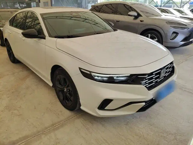 Honda Accord — Фото автомобиля 3