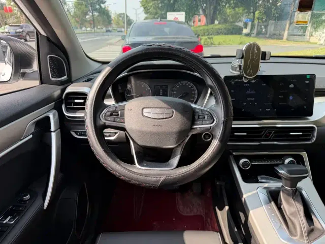 Geely Binyue — Фото автомобиля 14
