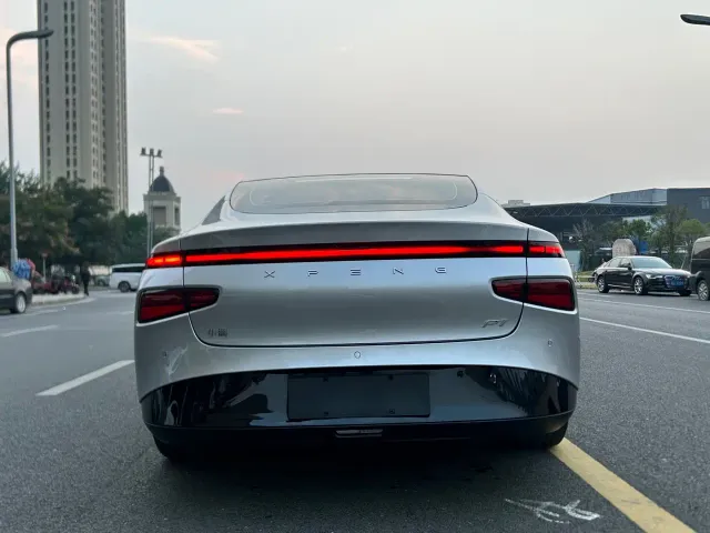 Xpeng P7 — Фото автомобиля 7