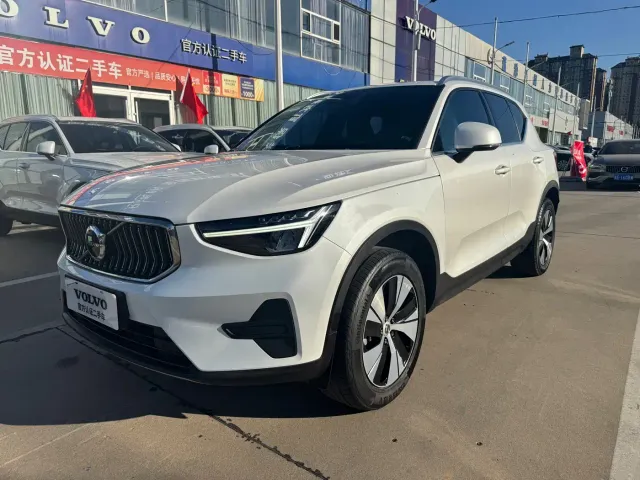 Фотография автомобиля — Volvo XC40