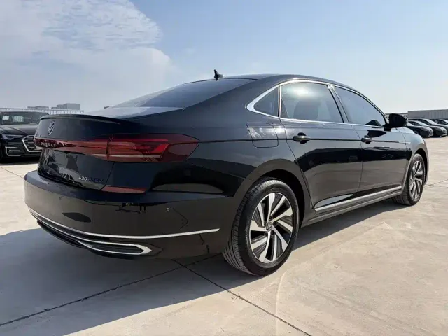 Volkswagen Passat — Фото автомобиля 6