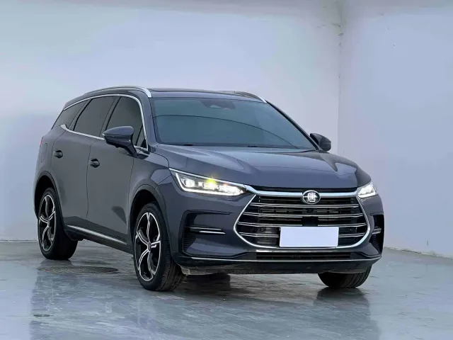 BYD Tang — Фото автомобиля 3