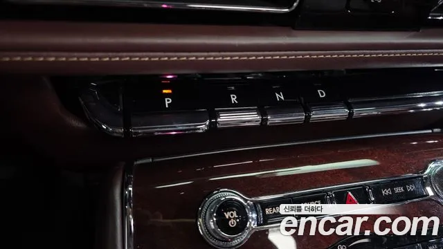 Lincoln Aviator 2nd Gen — Фото автомобиля 12
