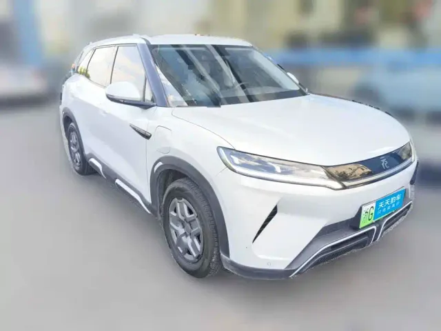 BYD Yuan UP — Фото автомобиля 3