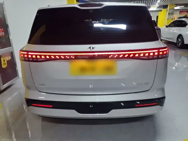 Dongfeng eπ 008 — Фото автомобиля 5