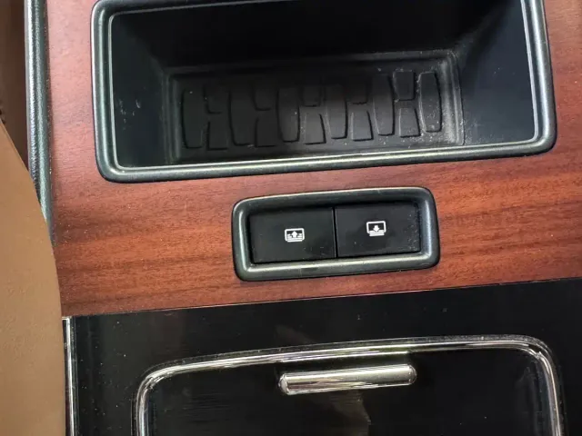 Lincoln Aviator — Фото автомобиля 24