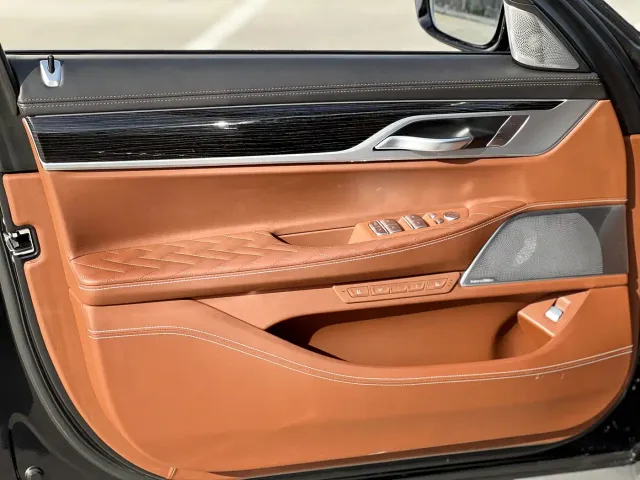 BMW 7 Series — Фото автомобиля 19