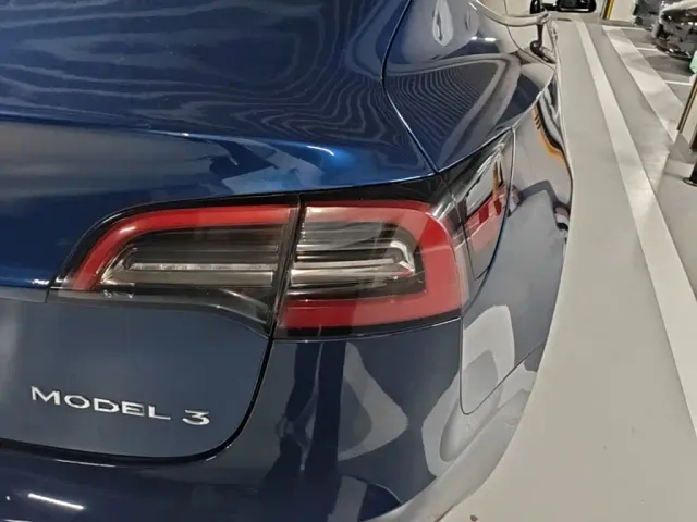 Tesla Model 3 — Фото автомобиля 7